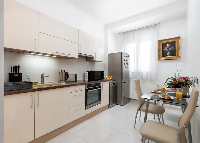Deluxe With Free Car Park Apartament