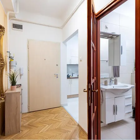 Deluxe With Free Car Park Apartment Budapest